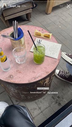 a table that has some drinks on it