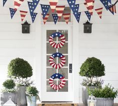 The 28 Best 4th Of July Wreath Ideas To Show Your American Spirit Burlap Party, July Decoration, Outdoor Wreath, July Fourth, Jute Fabric, July Decor, Home Decor Hacks, Xmas Wreaths