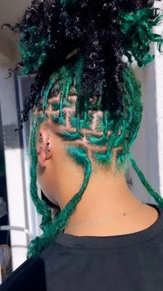 Locs With Yarn, Colored Roots Locs, Green Dreadlocks Black Women, Curly Hair With Dreadlocks, Locs Dye Ideas, Rainbow Locs Black Women, Rainbow Hair Black Women, Bad Hairstyles, Colors To Dye Your Locs