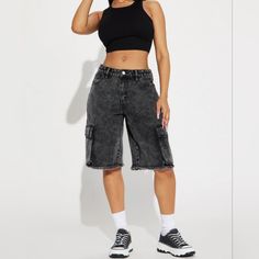 Black Wash Denim Shorts. Functional Cargo Pockets. 5 Pockets. Fray Hem. 10" Mid Rise. 12" Inseam. 70% Cotton 30% Polyester. Non Stretch. Size 13 Workwear Women, Estilo Hipster, Short Cargo, Denim Cargo, Shorts Outfits, Zipper Shorts, Summer Street, Denim Patterns, Acid Wash Denim