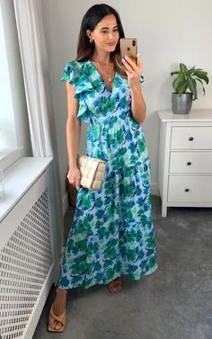 Blue Floral Maxi Dress Outfit, Dresscode Ideas, Floral Maxi Dress Outfit, White Wedding Guest Dresses, Floral Occasion Dresses, Green Wedding Guest Dresses, Light Blue Floral Dress, Green Flower Dress, Teal Floral Dress