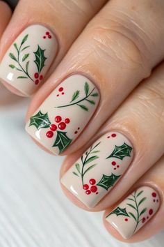 Wreath Nail Design, Holly Berry Nails, Holly Nail Art, Berry Nails, Christmas Flowers, Nail Art Supplies, Christmas Nail Art