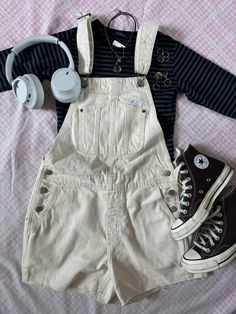 Overalls striped brandy melville long sleeve converse downtown girl outfit Aesthetic Outfits Downtown Girl, Overals Outfits Aesthetic, Down Town Girl Outfits Summer, Summer Downtown Girl Outfits, Coquette Overalls Outfit, Cute Outfits With Overalls, Long Overalls Outfit, Downtown Girl Summer Outfits, Striped Long Sleeve Outfit