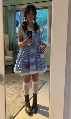 Halloween Dorothy Costume, Halloween Costumes Indie, Dorothy Costume College, Halloween Inspo Costume Ideas, Indie Halloween Costumes, Coquette Halloween Costume, Halloween Costume Cartoon, Halloween Costumes Pretty, Dorthy Costume