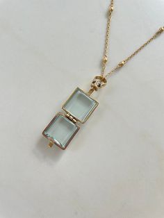 Gold Link Locket Jewelry, Elegant Square Locket Pendant Necklace, Elegant Brass Locket Necklace, 14k Gold Square Pendant Necklace, Fine Jewelry, Vintage Square Pendant Locket, Glass Locket, Gold Locket, Silver Lockets, Locket Necklace