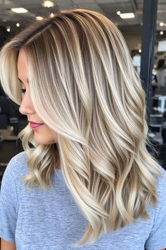 Summer is here, and it’s time to let our hair bask in the sun! If you’re looking for a change and craving for that sun-kissed glow in your locks, here’s an inspiring journey into the world of balayage! Yes, you heard it right, balayage: that magnificent, natural-looking hair coloring technique. And now, with blonde balayage trends and inspiring ideas brimming, this article could be the start of your new hair adventure. Pinterest Short Hairstyles, Cinnamon Hair Colors, Hair Color Inspiration, Blonde Balayage Hair, Cinnamon Hair, Balayage Hair Color, Eyelash Extensions Styles, Men's Long Hairstyles, Lob Hairstyle