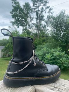 Double wrap around boot chain with choice of zodiac sign, galaxy, gemstone or lucky chip charm. Boot Chains Diy, Boots With Chains, Shoe Chains, Shoes Chain, Dm Boots, Shoe Chain, Boot Chains, Piercing Inspo, Vintage Jewelry Repurposed