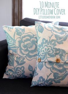 two blue and white pillows sitting on top of a black couch with the words 10 minute diy pillow cover