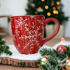 Xmas Mugs, Mug Noel, Large Flower Pots, Easter Items, Cerámica Ideas, Hand Painted Mugs, Painted Mugs, Morning Tea, White Snowflake