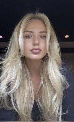 White Women Haircuts, Summer Cocktail Hairstyles, Edgy Long Layered Hair, Blonde Hair Dark Roots Curtain Bangs, Long Layered Hair With Face Frame, Crazy Volume Hair, Face Framing Layers Long Hair Blonde, Medium Length Blonde Hair Blowout, Blonde Front Layers