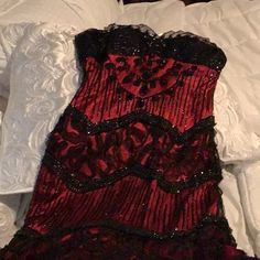 New Without Tags, Never Used Size 8 Masquerade Dress Homecoming, May Queen Dress, Lace Hoco Dress, Elegant Black Dress For Red Carpet, Red 20s Dress, Black Fitted Dress For Red Carpet, Christmas Formal Dress, Red Grunge Prom Dress, Red Goth Dress Prom