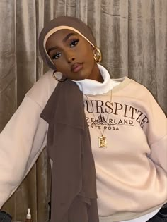 Hijab styles Hijab Pigtails, Makeup With Hijab, Sweatshirt Outfit Hijab, Hijab Modern Style, Aesthetic Muslim Outfits, How To Wear Hijab, Dress Muslimah, Estilo Hijab, Sidhu Moose Wala