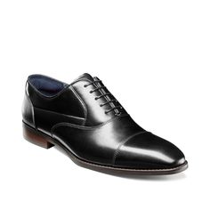 Stacy Adams-Kallum Oxford Look good and feel even better in the Stacy Adams Kallum oxford. Made using smooth leather, this lace-up comes with fabric lining that offers breathability. Also, its RedZone footbed with molded heel cup and cushioned heel pod offers anatomical arch support. Black Leather Dress Shoes, Black Leather Dresses, Mens Shoes Black, Oxford Dress Shoes, Patent Shoes, Leather Dress Shoes, Shoe Carnival, Dress Designer, Mens Oxfords