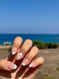 Summer Beach Nails Acrylic, Hawaii Nails Almond Shape, Costal Nail Designs, Blue Hawaii Nails, Easy Vacation Nails, Cute Vacation Nails The Beach, Beach Girl Nails, Acrylic Beach Nails, Cyprus Nails