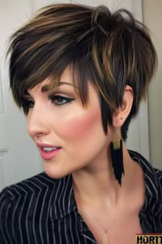 Long Pixie Haircut For Straight Hair Pixie Haircut For Straight Hair, Pretty Short Haircuts, Haircut For Straight Hair, Long Pixie Haircut, Sleek Pixie, Short Haircuts Ideas, Long Pixie Cut, Shaved Hair Cuts, Longer Pixie Haircut