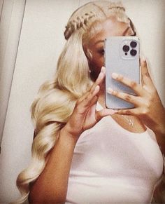 Two Braids On Wig, Lace Front Aesthetic, Lace Front Prom Hairstyles, Ash Blonde Hairstyles For Black Women, 18th Birthday Hairstyle Ideas, Crown Wig Hairstyles, Pin Up Wig Hairstyles, Cute Hairstyles Wigs, Styling Wigs Black Women