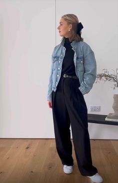 Denim Jacket Outfit Women, Denim Shirt Outfit, Jacket Outfit Women, Jeans Outfit Fall, Denim Jacket Outfit, Office Casual Outfit, Womens Denim Shirt, Business Casual Outfits For Women, Effortlessly Chic Outfits