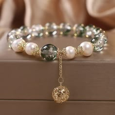 Crystal Bracelet Design, Crystal Bracelet Ideas, Diy Crystal Bracelet, Green Crystal Bracelet, Green Ghost, Inexpensive Jewelry, Green Bracelet