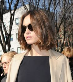 Parisian Bob Haircut, French Haircut Medium, Long French Bob, Parisian Bob, French Haircut, Haircut Wavy, Cute Haircuts, Lob Hairstyle, Dresses Online Shopping