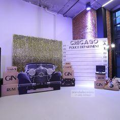 an old car is on display at the chicago police department