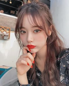 Whispy Front Bangs Asian, Whispy Front Bangs Korean, Korean Bangs For Oval Face, Korean Curtain Bangs With Fringe, Korean Whisky Bangs, Korean S Shape Bangs, Korean Bangs On Round Face, Korean Ponytail With Bangs, Korean Hairstyles Women Round Faces