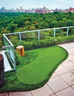 Green Balcony Ideas, Lanai Design, Green Balcony, Retro Pool, Turf Backyard, Urban Rooftop, Thesis Inspiration, Warehouse Loft, Rooftop Gardens