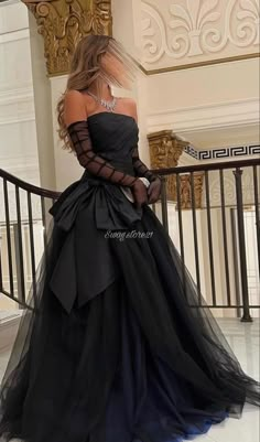 Prom Dress With Gloves, Dress With Gloves, Strapless Prom Dress, 2024 Prom, Classy Prom Dresses, Tulle Evening Dress, Dark Feminine Aesthetic, Looks Party, Dresses Modest