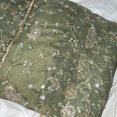 Beautiful Olive Green Embroided Heavy Saree With Silk Petticoat Festive Green Dresses With Pearl Embroidery, Green Pearl Embroidery Party Dress, Heavy Saree, Green Sari, Green Gold, Petticoat, Green And Gold, Olive Green, Saree