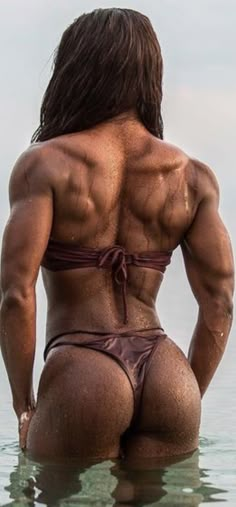 #fitness #motivation #muscle #girlpower #bodybuilding #muscular #woman #back Woman Back Muscles Reference, Strong Woman Back Muscles, Bodybuilding Aesthetic Women, Muscular Woman Back Reference, Woman Muscular Back, Female Back Muscles Reference, Muscular Woman Anatomy, Back Muscles Female, Woman Back Anatomy