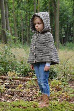 The Wildwood Cape Woodland Crochet, Cape Au Crochet, Crochet Cape Pattern, Poncho Au Crochet, Crochet Hood, Crochet Cape, Cape Pattern, Crochet Sweaters, Baby Scarf