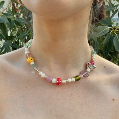 Funky Beads Necklace, Funky Pearl Necklace, Eclectic Beaded Necklace, Colorful Beaded Necklace Aesthetic, Funky Necklaces Jewelry, Beads Necklace Outfit, Funky Beaded Necklace, Beaded Charm Necklace, Bead Necklace Aesthetic