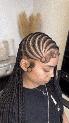 40 Lemonade Fulani Braids & Twists Hairstyles Trending Right Now Half Lemonade Braids Half Box Braids, Side Part Fulani Braids, Back Braids, Straight Back Braids, Hair Braid Patterns, Hairstyles Trending