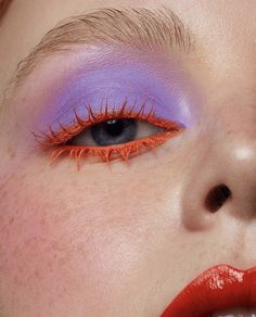 Colorful Editorial Makeup, Scifi Makeup, Bold Eye Makeup Looks, Funky Photography, Editorial Makeup Photography, Funky Makeup, Maquillage On Fleek, Mekap Mata