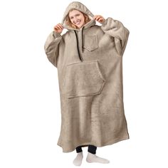 Pavilia Wearable Blanket Hoodie, Oversized Faux Shearling Lined Sweatshirt Blanket Gift for Adults WEARABLE HOODIE BLANKET - A perfect sweater and blanket all in one. Made from 460 GSM of 100% premium microfiber fleece polyester and plush warm faux shearling lining, this blanket sweatshirt is super soft, comfortable and luxurious! Functional and practical, perfect for all season outdoor and indoor activities. Large Pocket Design - Comes with a giant sweatshirt pocket to keep hands warm; and a small front chest pocket to store your mobile devices, such as phone, tablet, and remote controls. Elastic sleeve cuffs provide full mobility, warmth, and cover. ONE SIZE FITS ALL - Large and oversized, makes this hooded sweatshirt blanket roomy and easy to wear! MACHINE WASHABLE - Easy to care for. M Long Sleeve Cotton Dress, Sweatshirt Blanket, Oversized Blanket, Blanket Hoodie, Hoodie Blanket, Wearable Blanket, Sleepwear Sets, Hooded Blanket, Oversized Sweatshirt