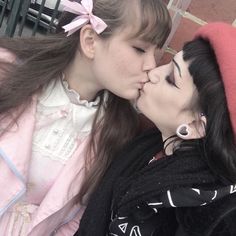 Polar Opposites Couple, Goth Lesbian, I Need A Girlfriend, Need A Girlfriend, Goth Gf