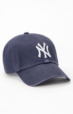 Navy Blue Cap Outfit, Yankees Hat Aesthetic, Yankee Outfits Women, Ny Yankees Hat Outfit, Blue Cap Outfit, Yankees Outfit, Ny Yankees Hat, New York Yankees Hat, Ny Cap