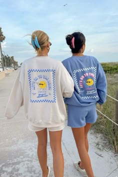 Trendy Oversized Summer Sweatshirt, Madhappy Hoodie Outfit, Beach Hoodie Aesthetic, Trendy Graphic Print Hoodie For Beach Season, Trendy Summer Beach Hoodie, Beach Season Graphic Print Hoodie Sweatshirt, Beach Sweatshirt, Sweat Sets, Comfy Sets