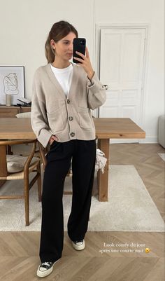 London School Outfit, Casual Sweater And Leggings Outfit, Cool Teacher Outfits Casual, Thrifty Business Casual, Cropped Slacks Outfit, Teacher Autumn Outfits, Classic Timeless Outfits For Women, Casual Outfits With Slacks, Comfy Period Outfit For Work