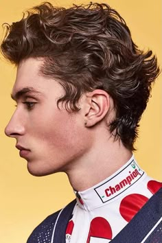 High Volume Hair, Vintage Haircuts, Style Curly Hair, Undercut Haircut, Medium Length Curly Hair, 얼굴 그리기, Cool Hairstyles For Men