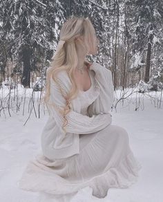 ៹ 🪞 ' elsa aesthetic !! Elsa Aesthetic, Princess Aesthetic Outfits, 헬로키티 배경화면, Snow Photoshoot, Russian Winter, Winter Princess, Snow Dress, Snow Princess, Snow Fairy