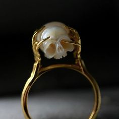 Pearl Skull, Bijoux Art Nouveau, Gold Skull, Bohol, Funky Jewelry, Jewelry Lookbook, Natural Pearl, Skull Ring, Dream Jewelry