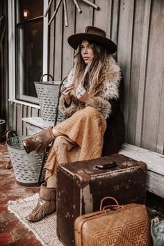 Boho Winter Outfit, Boho Fashion Style, Hygge Fashion, Womens Western Fashion, Western Boots Outfit, Winter Boots Outfits, Outfit Boho