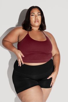 A bra + a classic tank — talk about a dynamic duo. Pair this tank top with your Seamless bottom-of-choice for a perfect match or your go-to jeans. This design is part of our Seamless collection: sleek, stretchy, and luxurious. Compression Level: Performance Level: Short Bra, Chubby Fashion, Leggings Hoodie, Bra Dress, Dynamic Duo, Long Sleeves Jacket, Hoodie Dress, High Waisted Leggings, Cropped Tank Top