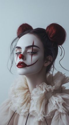 Clown It Makeup, Nun Reference, It Clown Makeup, Halloween Costumes With Glasses, Scary Halloween Costumes Ideas, Clown Hairstyles, Halloween Scary Makeup, Halloween Scary Costumes, Halloween Party Costume Ideas