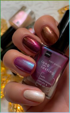 Are you tired of the usual boring nails and you want something a little more quirky? Here are 40+ mint green nails that you can recreate. Duochrome Nails, Champagne Nail Polish, Plum Nail Polish, Drugstore Nail Polish, Nail Polish Colors Winter, Champagne Nails, Nail Polish Colors Summer