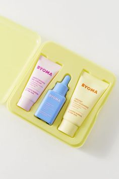 Essential skincare trio by BYOMA featuring mini sizes of the Creamy Jelly Cleanser, Hydrating Serum and Moisturizing Gel Cream. Formulated to help hydrate and support skin barrier health. Made vegan and cruelty free. Features Ultimate hydrating skincare set by BYOMA Mini sizes for easy skincare on-the-go Includes the essentials: Creamy Jelly Cleanser, Hydrating Serum and Moisturizing Gel Cream Alcohol & fragrance free Vegan & cruelty free Content + Care Each kit includes Creamy Jelly Cleanser, H Go To Skincare, Sephora Preppy, Skincare Sets, Byoma Skincare Preppy, Skincare Kit, Kawaii Skincare, Byoma Skincare Cleanser, Mini Skincare Products, Preppy Skincare Brands