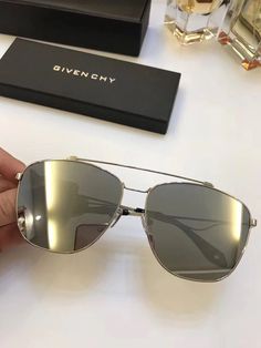 Sunglasses Brand, Sunglasses Branding, Designer Sunglasses, Luxury Branding, Sunglasses Women, Sunglasses