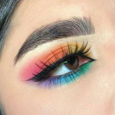 Rainbow Eyeshadow Hooded Eyes, Rainbow Make Up Look, Simple Rainbow Eyeshadow, Rainbow Inspired Makeup, Dark Rainbow Makeup, Rainbow Eye Makeup Simple, Pride Day Makeup, Pride Makeup Hooded Eyes, Subtle Rainbow Makeup