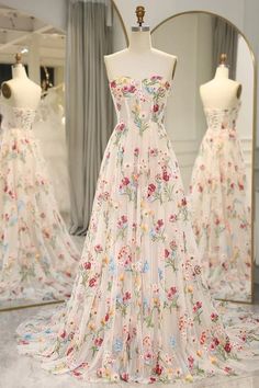 Long Corset, Ivory Prom Dresses, Flower Tulle, Flower Prom Dress, Illustration Tutorial, A Line Prom Dress, Velvet Prom Dress, Floral Dress Formal, Gorgeous Prom Dresses