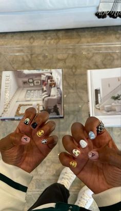 Stud Nail Designs, Guys Nail Designs, Minimal Nails Art, Natural Nail Designs, Mens Nails, Retro Nails, Hippie Nails, Punk Nails, Hard Nails